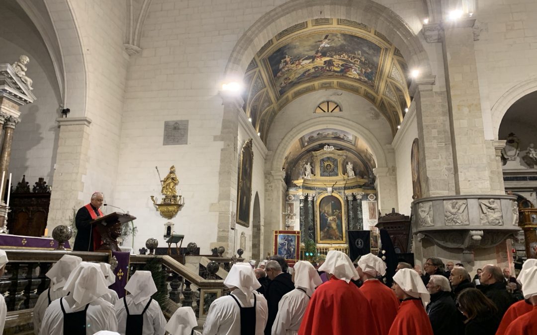 Martedì Santo: la meditazione del vescovo al passaggio della processione dei Misteri