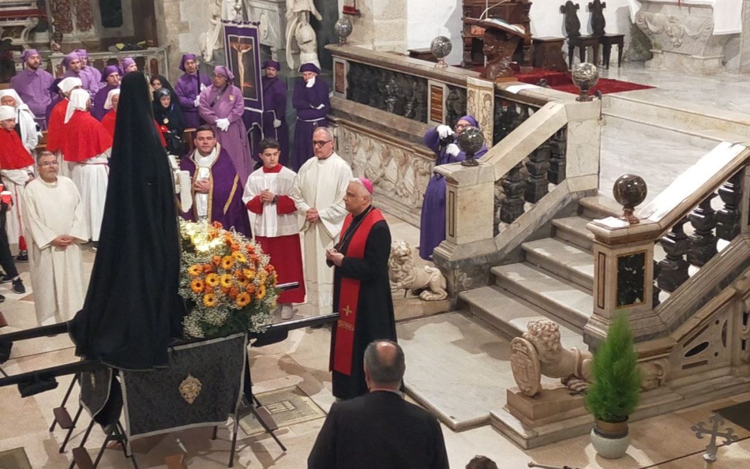 Mercoledì Santo: meditazione dell’Arcivescovo al passaggio della processione del Cristo e dell’Addolorata