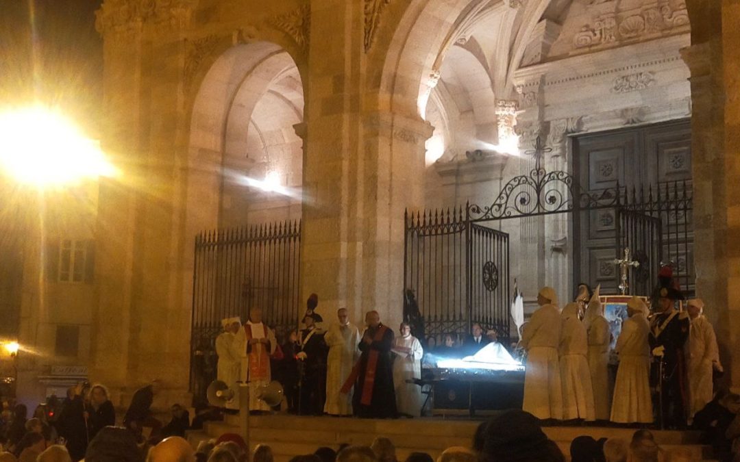 Venerdì Santo: la meditazione dell’Arcivescovo al passaggio della processione del Cristo Morto