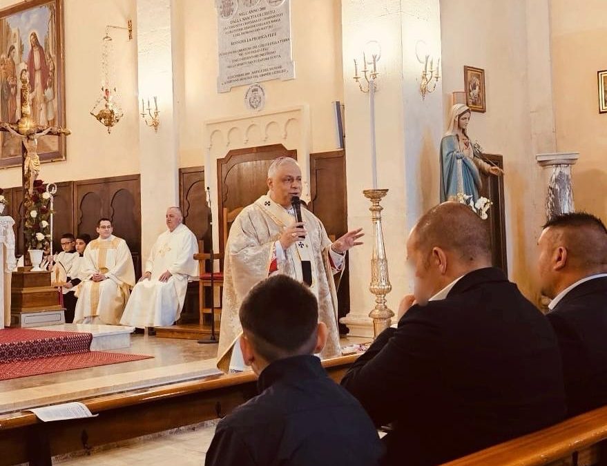 Chiaramonti: la celebrazione dell’arcivescovo Gian Franco Saba con l’amministrazione delle cresime