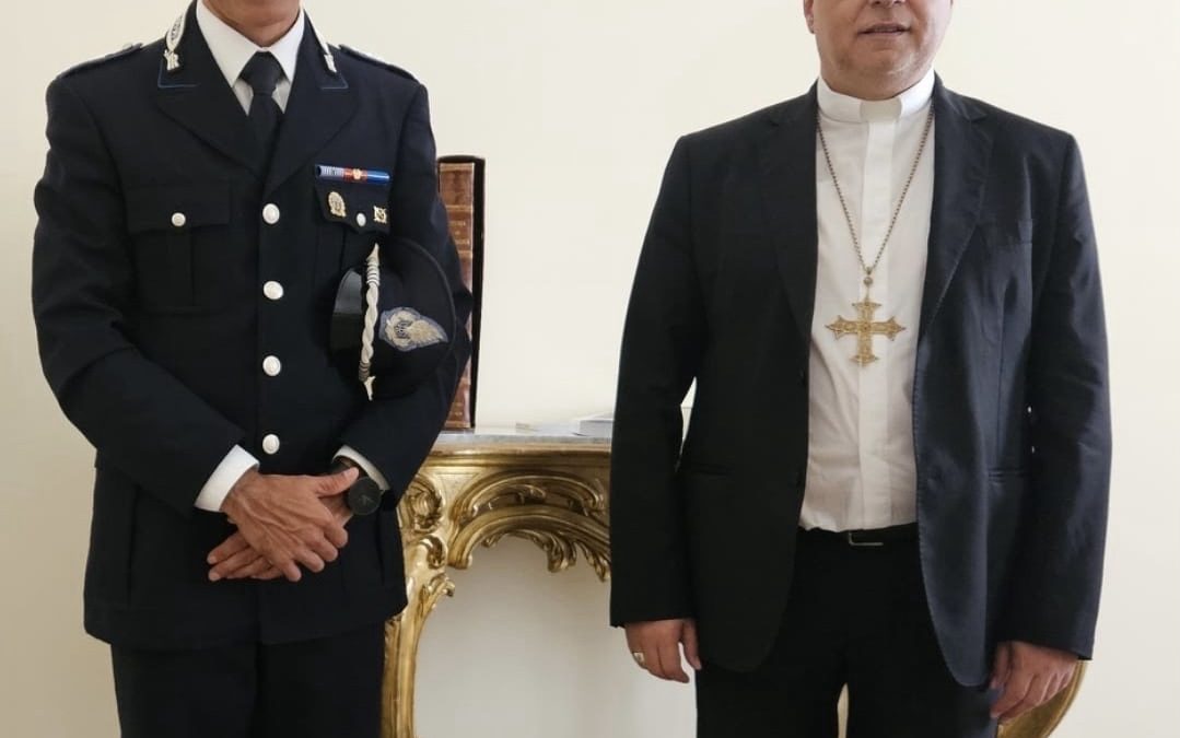 Il Comandante della Polizia penitenziaria di Bancali in visita dall’Arcivescovo