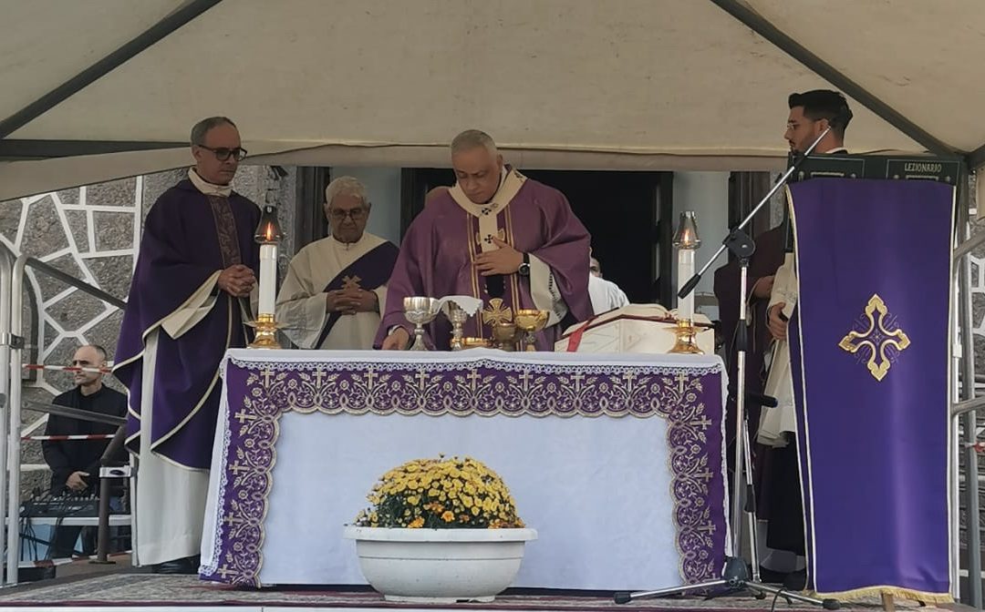 Commemorazione di tutti i fedeli defunti: la Celebrazione eucaristica al cimitero di Sassari