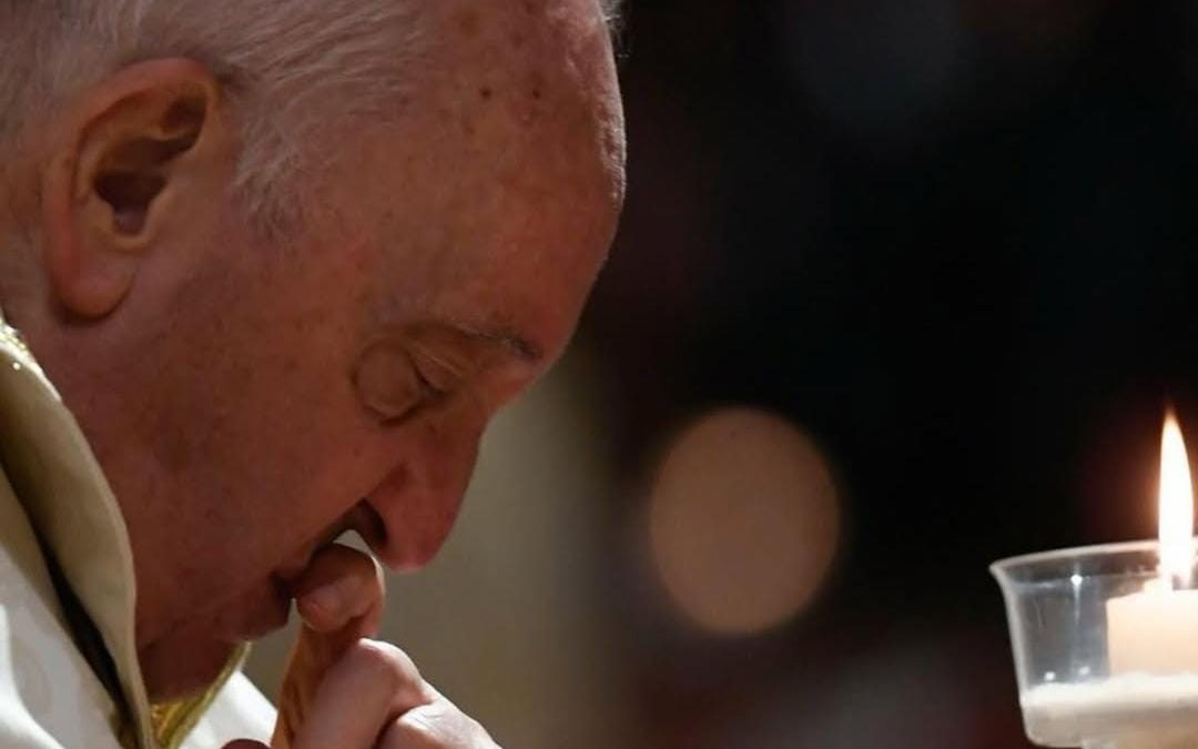 Indicazioni liturgiche e preghiera per il Papa defunto