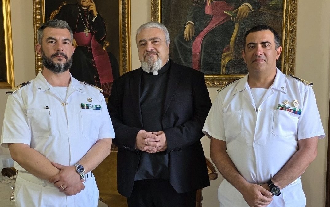 Visita dei comandanti della Capitaneria di Porto Torres a Mons. Tamponi