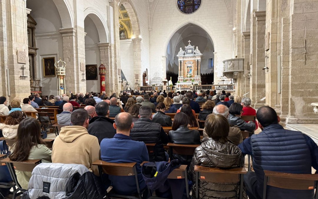 La Diocesi in preghiera per il suo nuovo Pastore: grande partecipazione alla veglia in Cattedrale