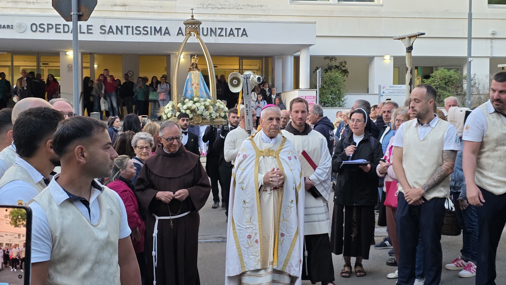 La Vergine delle Grazie nei reparti dell’Aou di Sassari