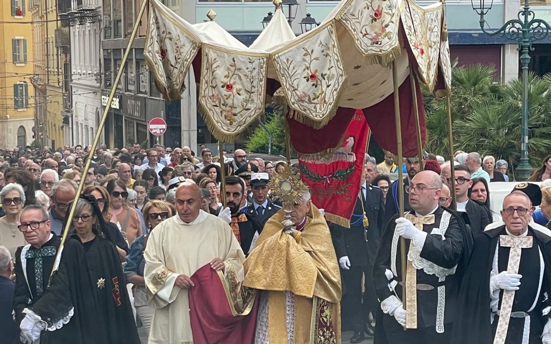 Solennità di Corpus Domini: la celebrazione in cattedrale e la processione